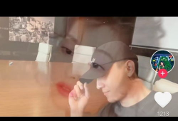 林更新比心表情包